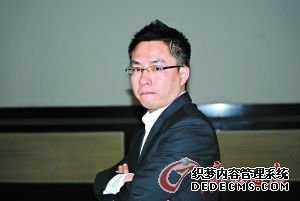 徐来彪，资深服装营销人，时尚评论员，关注本土设计师品牌。