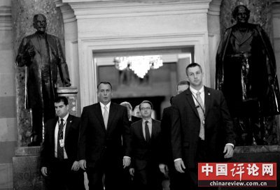 美国会通过临时拨款议案 政府停摆16天重新开门