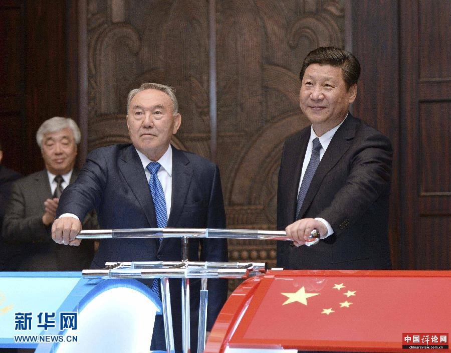 5月19日，国家主席习近平在上海同哈萨克斯坦总统纳扎尔巴耶夫举行会谈。这是会谈后，两国元首共同出席中哈连云港物流场站项目远程投产仪式。新华社记者 马占成 摄 