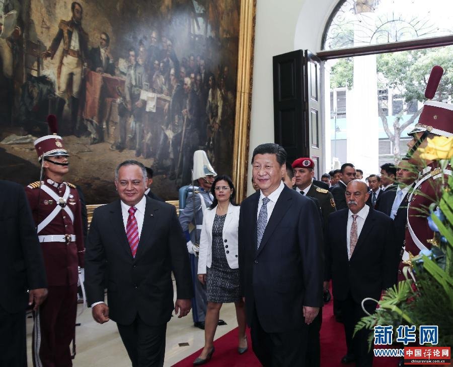 当地时间7月21日，国家主席习近平在加拉加斯会见委内瑞拉全国代表大会主席卡韦略。 新华社记者 兰红光 摄 