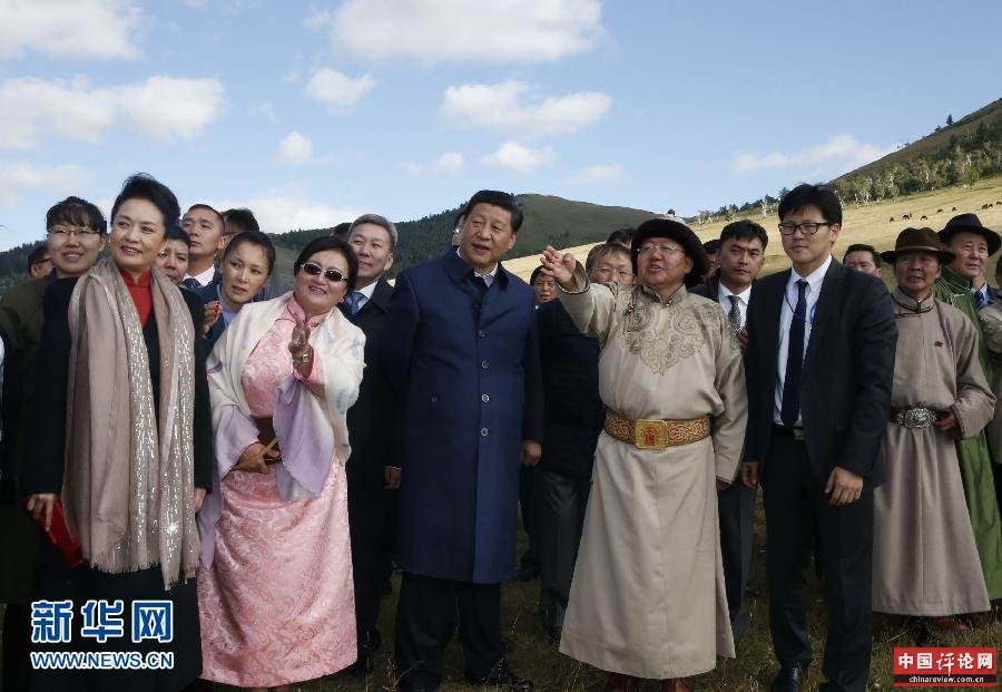 （时政）习近平同蒙古国总统额勒贝格道尔吉共同观看那达慕
