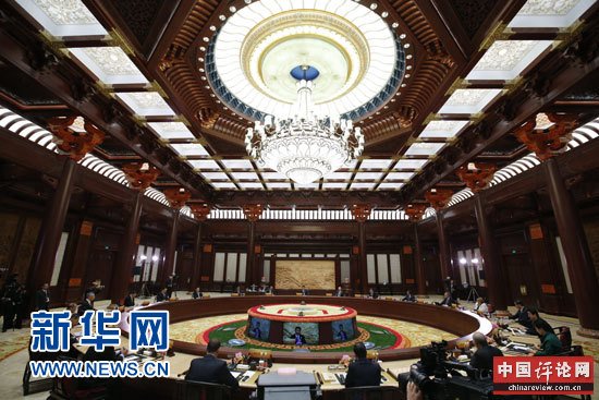 11月11日，亚太经合组织第二十二次领导人非正式会议第一阶段会议开始举行，中国国家主席习近平主持会议并致开幕辞。 新华社记者 鞠鹏 摄