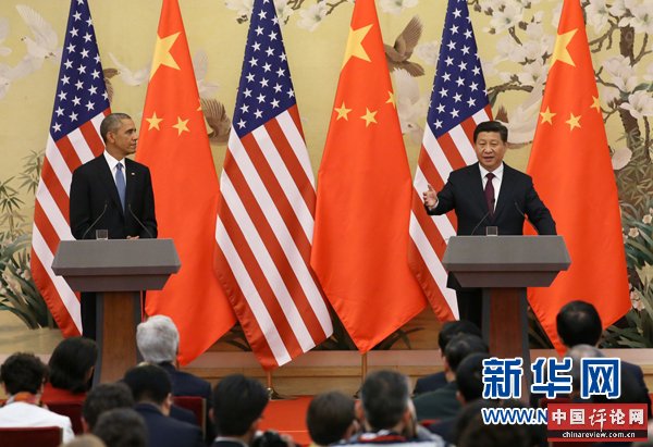 11月12日，国家主席习近平在北京人民大会堂与来访的美国总统奥巴马举行会谈。会谈后，习近平与奥巴马共同会见记者。 新华社记者 庞兴雷摄