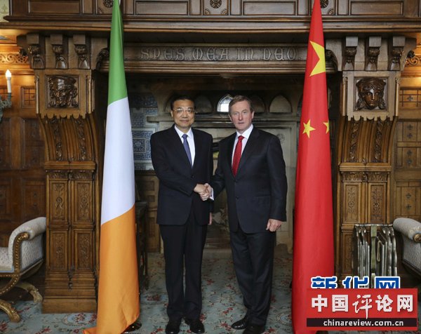 当地时间5月17日下午，中国国务院总理李克强在香农同爱尔兰总理肯尼举行会谈。 新华社记者丁林摄