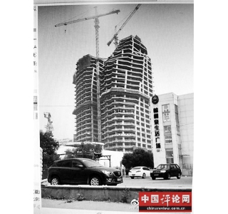 北京一大厦被指建“歪” 施工方称设计如此(图)