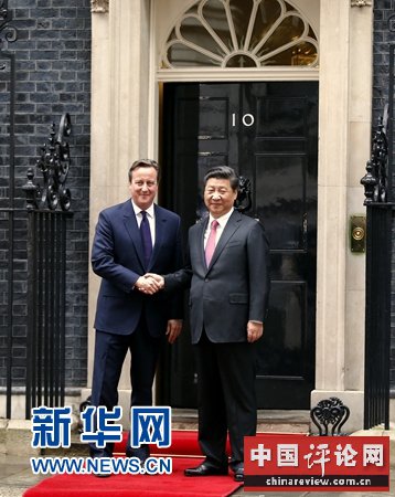 10月21日，国家主席习近平在伦敦唐宁街首相府同英国首相卡梅伦举行会谈。 新华社记者 鞠鹏 摄 