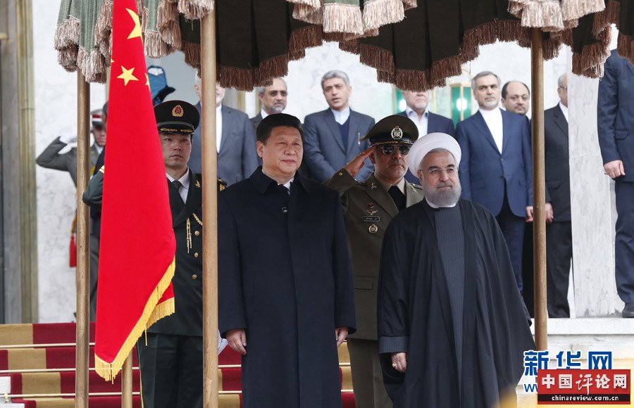 1月23日，国家主席习近平同伊朗总统鲁哈尼在德黑兰萨德阿巴德王宫举行会谈。这是会谈前，习近平主席出席鲁哈尼总统举行的隆重欢迎仪式。新华社记者 鞠鹏 摄