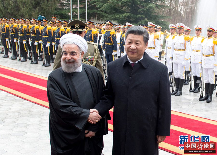 1月23日，国家主席习近平同伊朗总统鲁哈尼在德黑兰萨德阿巴德王宫举行会谈。这是会谈前，习近平主席出席鲁哈尼总统举行的隆重欢迎仪式。新华社记者 王晔 摄