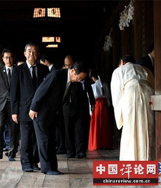 安倍晋三连续5年向靖国神社"献祭"
