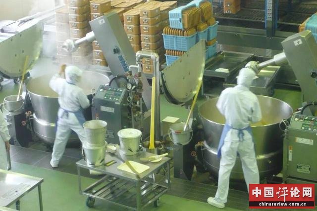 就算是在日本，也因为少子化和成本问题，越来越多的学校选择配餐中心