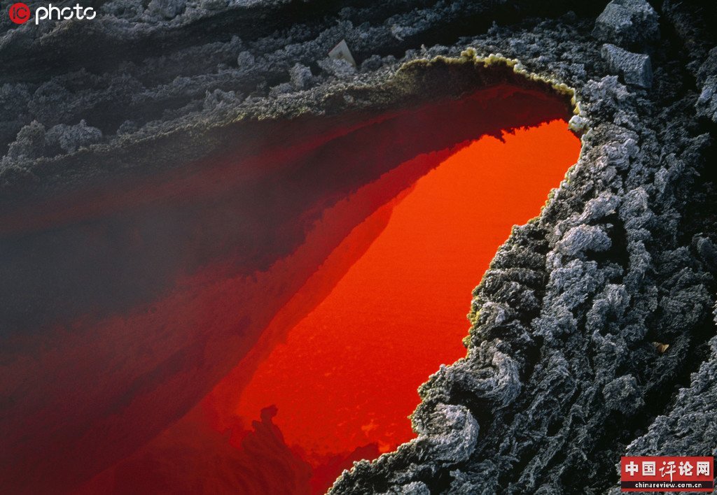 科学家在亚南极群岛发现地球第8个永久火山熔岩湖【4】