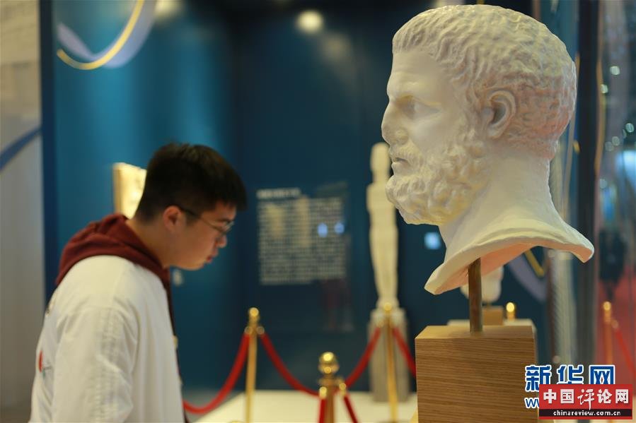 （新华全媒头条·图文互动）（8）大江奔腾势如虹——习近平主席出席第二届中国国际进口博览会纪实