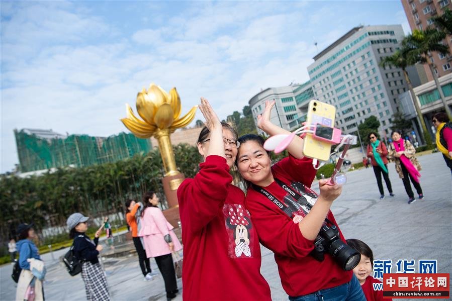 （澳门回归20周年·通讯·图文互动）（10）背靠祖国支持，发挥澳门所长——回归20年澳门与内地共享发展机遇