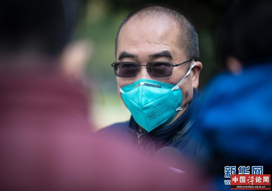 （新华全媒头条·聚焦疫情防控·图文互动）（7）拼渐冻生命 与疫魔竞速——记疫情“风暴眼”中武汉金银潭医院院长张定宇