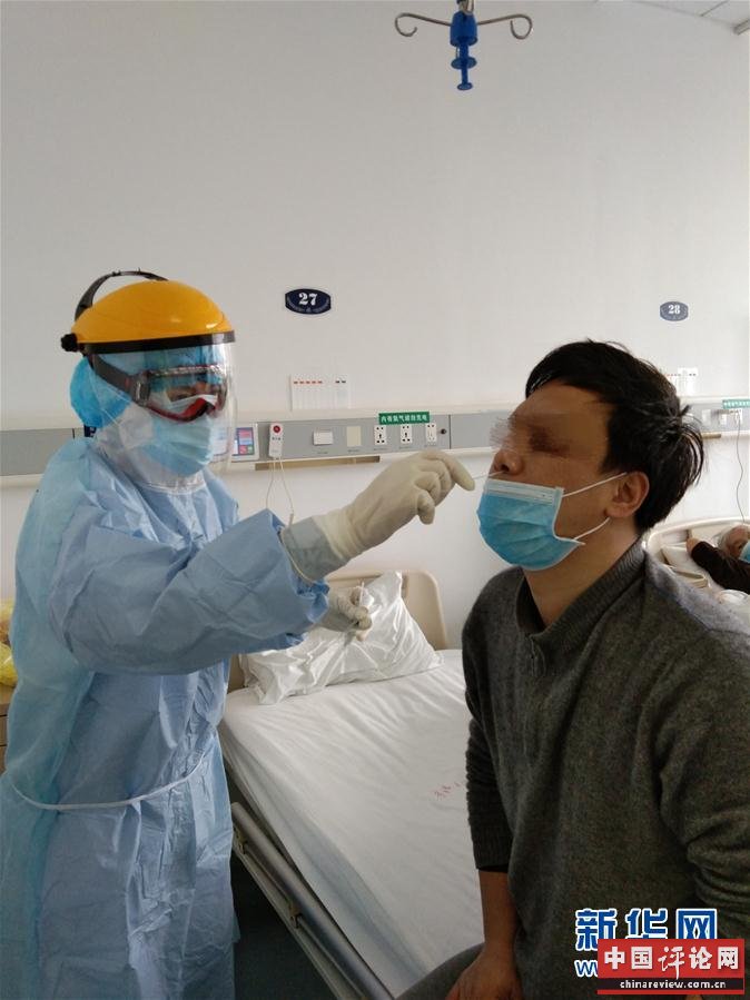 （在习近平新时代中国特色社会主义思想指引下——新时代新作为新篇章·习近平总书记关切事·图文互动）（1）口罩挡不住你的美——战“疫”一线巾帼掠影
