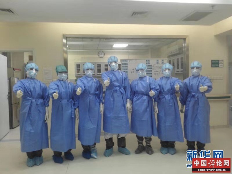 （在习近平新时代中国特色社会主义思想指引下——新时代新作为新篇章·习近平总书记关切事·图文互动）（9）口罩挡不住你的美——战“疫”一线巾帼掠影