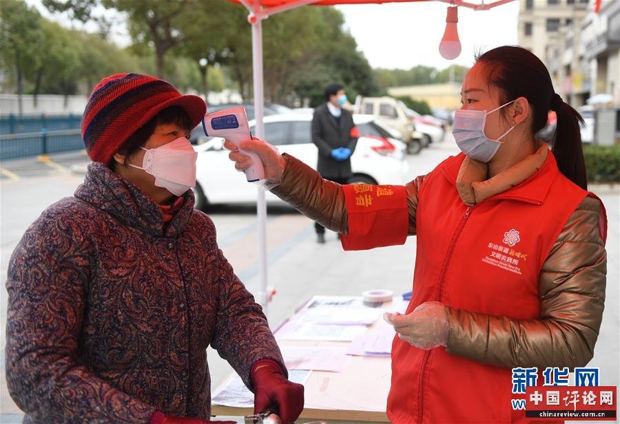 （在习近平新时代中国特色社会主义思想指引下——新时代新作为新篇章·习近平总书记关切事·图文互动）（10）精准发力抓统筹——各地落实“分区分级”有序恢复生产生活