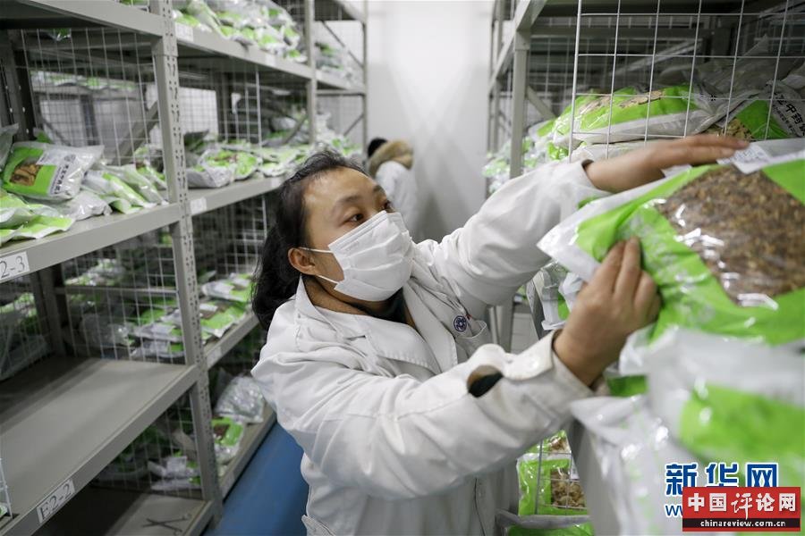 （在习近平新时代中国特色社会主义思想指引下——新时代新作为新篇章·习近平总书记关切事·图文互动）（4）稳住千家万户的“饭碗”——各地积极稳就业化解疫情影响
