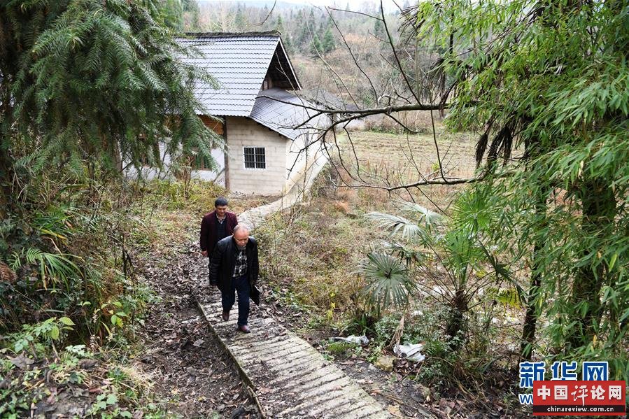 （新华全媒头条·图文互动）（7）来自大山深处的“移民管家”——记贵州正安县瑞濠街道办事处主任吴太玺