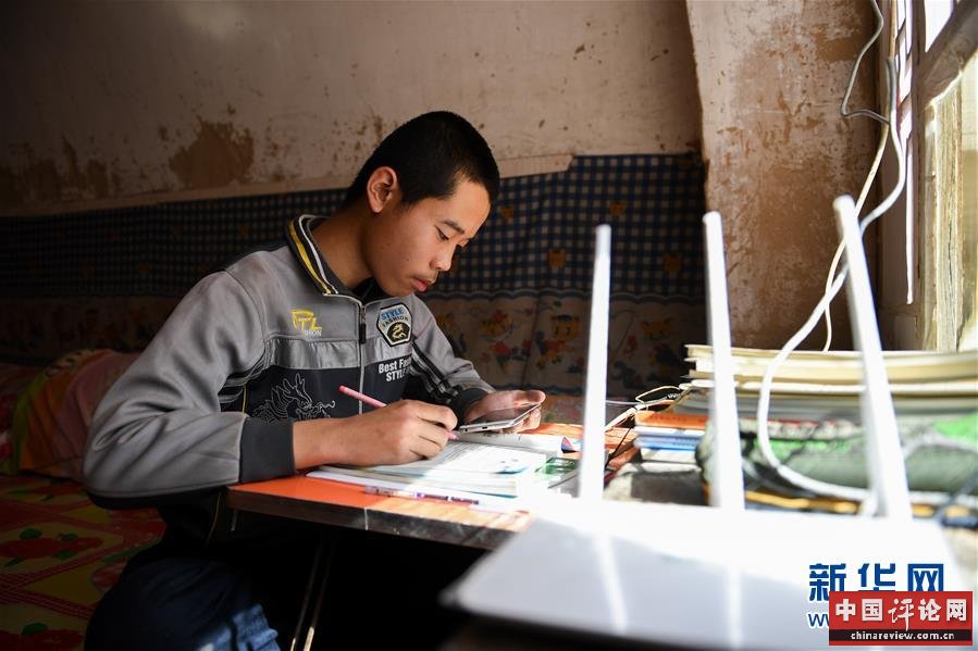 （在习近平新时代中国特色社会主义思想指引下——新时代新作为新篇章·习近平总书记关切事·图文互动）（7）让城市更聪明　让经济更智慧——各地加快形成数字新动能促经济社会行稳致远