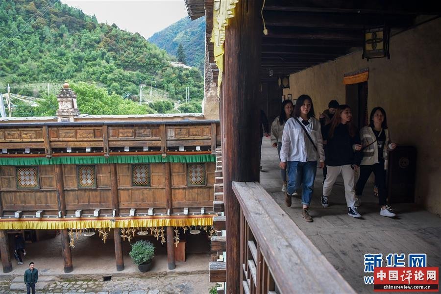 （社会）（2）卓克基土司官寨掠影