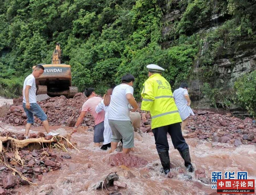 (新华全媒头条·图文互动)(11)把确保人民生命安全放在第一位——聚焦当前我国防汛救灾工作