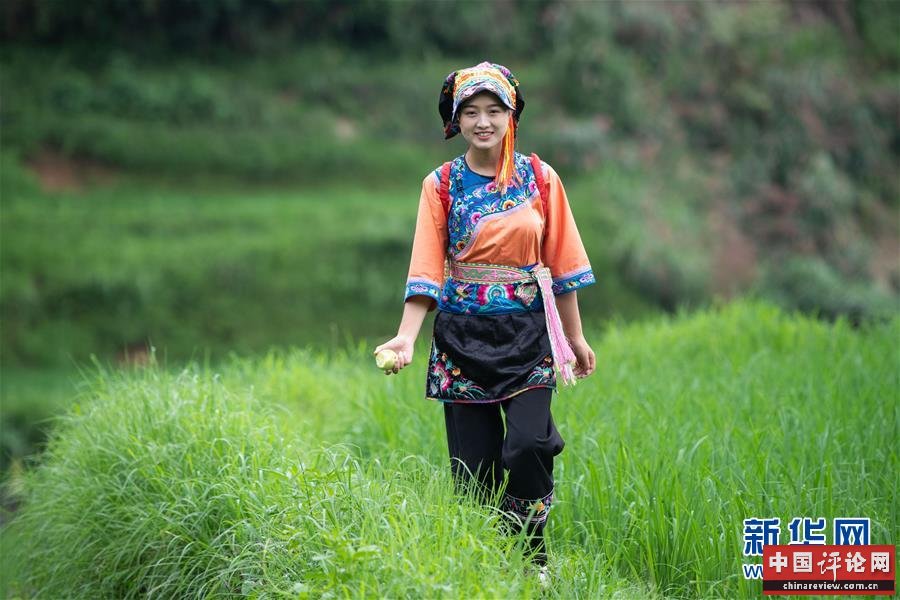 （新华全媒头条·走向我们的小康生活·图文互动）（4）那山，那人，那苗寨——十八洞村三代人的奋斗史