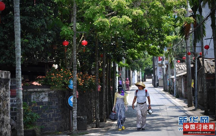 (新华全媒头条·走向我们的小康生活·图文互动)(12)留住乡愁留住美——千村竞秀缀琼州