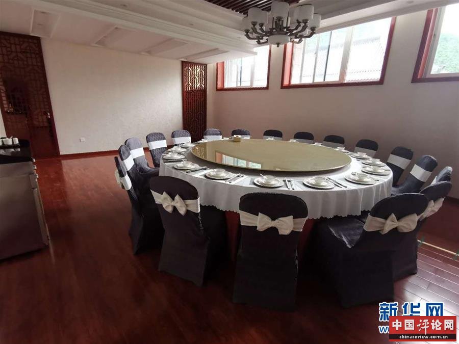（新华视点·图文互动）（7）学校建漂亮点本无错，为何这所“豪华中学”让人困惑？