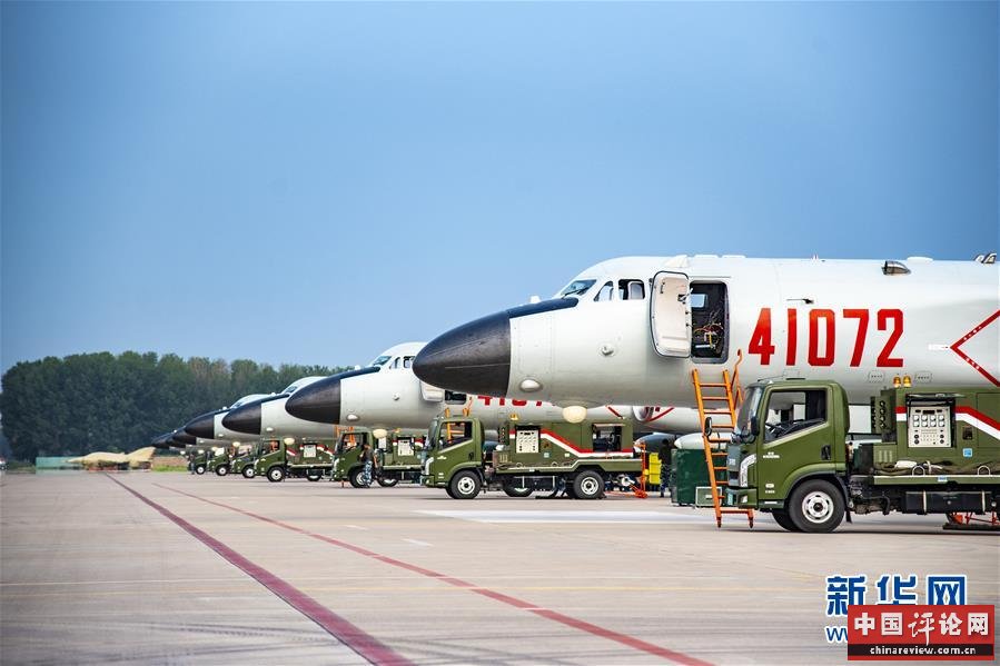 （在习近平强军思想指引下·我们在战位报告·图文互动）（1）雷霆“战神”向战而飞——空军航空兵某师牢记嘱托备战打仗记事