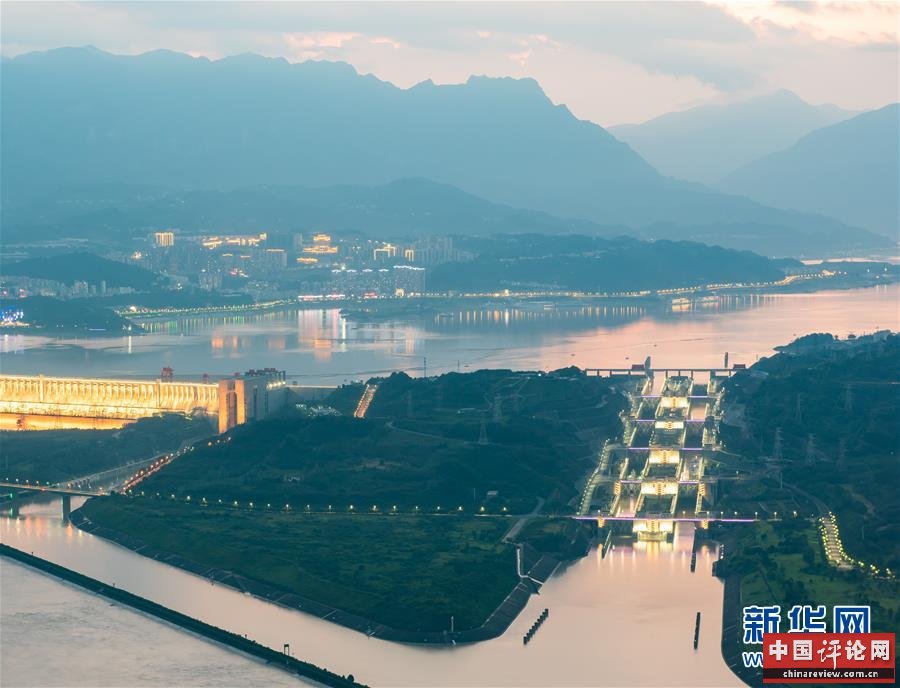 #（图文互动）（1）经历最长停航度汛期 三峡船闸正式恢复运行