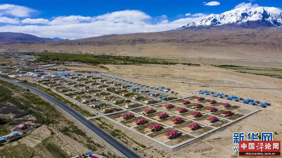 (新华全媒头条·图文互动)(4)旗引天山南北 谱写发展新篇——以习近平同志为核心的党中央关心新疆工作纪实
