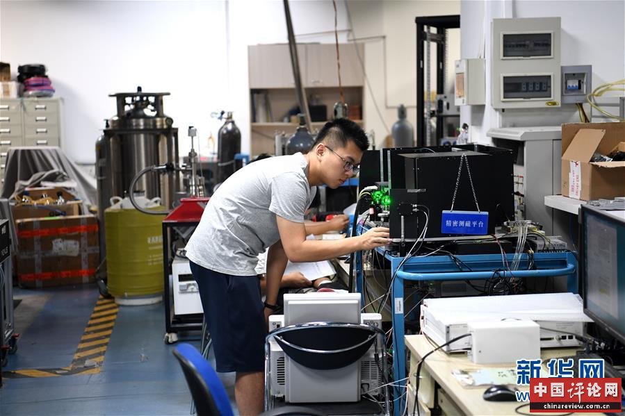 （在习近平新时代中国特色社会主义思想指引下——新时代新作为新篇章·习近平总书记关切事·图文互动）（7）探“微观世界” 抓“关键变量”——我国科学家与量子“纠缠”的故事