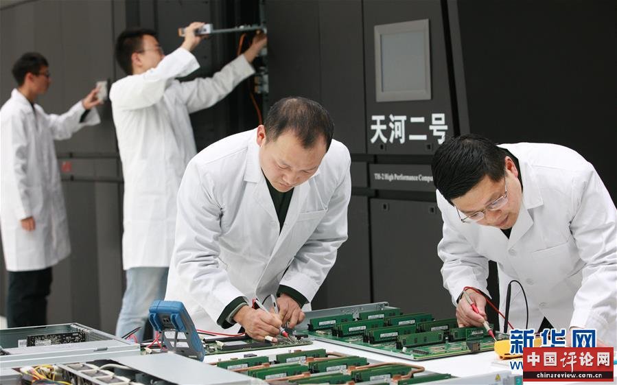（在习近平强军思想指引下·我们在战位报告·图文互动）（2）向着未来战场冲锋——国防科技大学科研创新记事