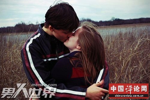 男人接吻性冲动的表现 男人舌吻时会硬吗
