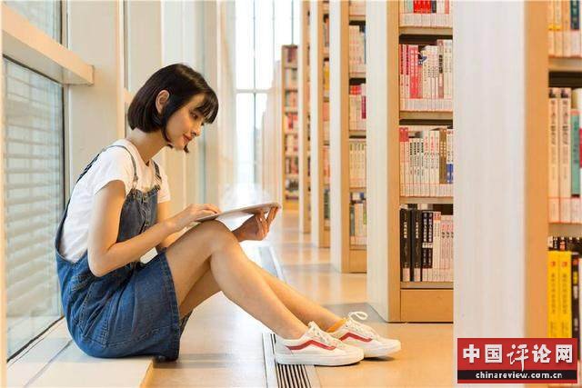 一个男人吊着你的3种表现,他不是真的喜欢你,只是在养备胎!