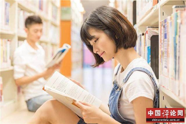 一个男人吊着你的3种表现,他不是真的喜欢你,只是在养备胎!