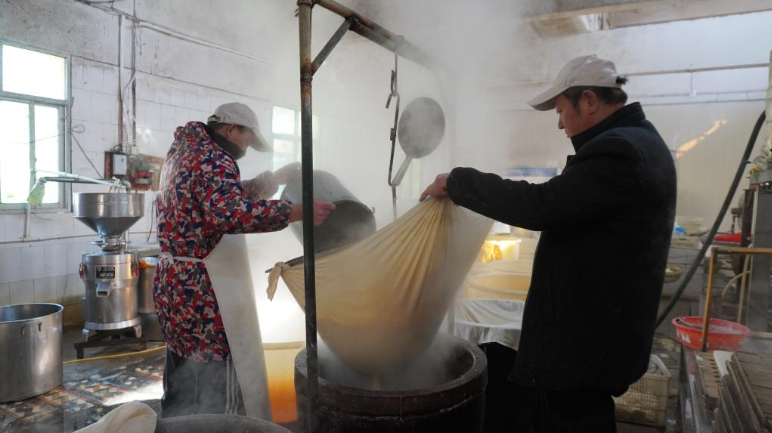 湖北石牌镇:“豆腐郎”磨出新的“豆腐经”