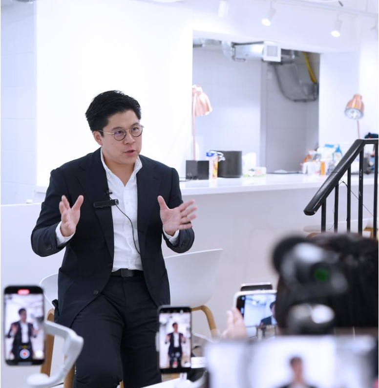 霍启刚：香港建设中外文化艺术交流中心活力足、潜力大